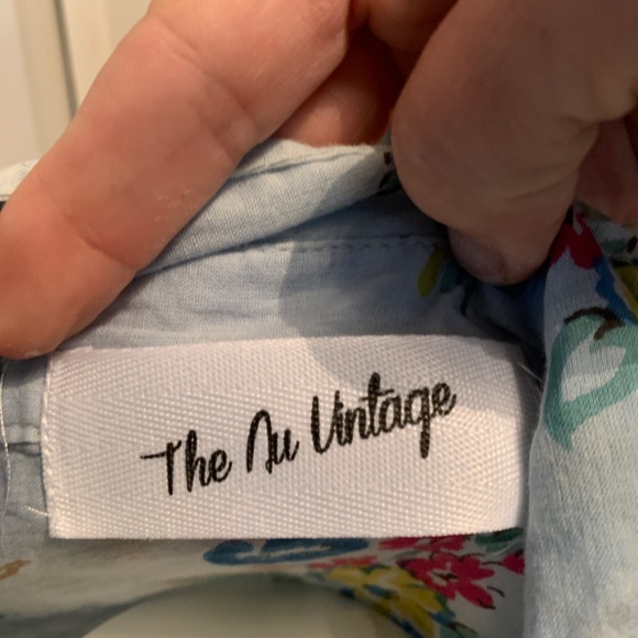 Ny Vintage button down floral. Worn about 5x - Picture 7 of 10